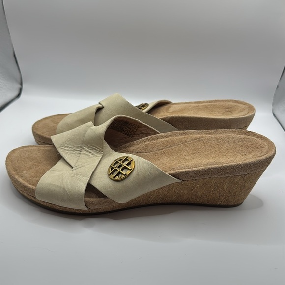 NWOB UGG Women's Lyra Wedge Sandal Size 8 - Picture 10 of 14